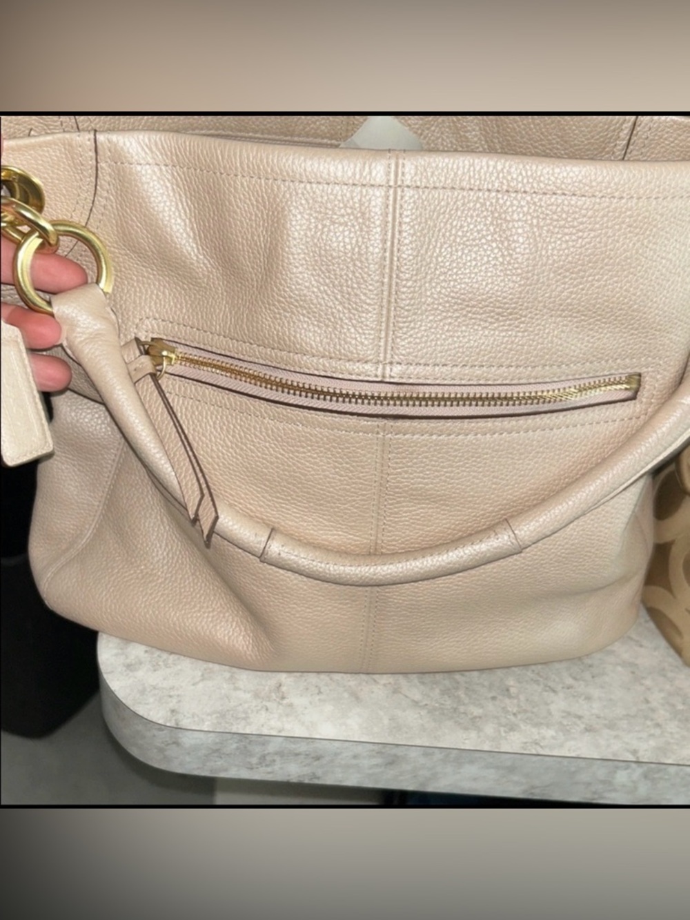 👑Coach Cream ✨Shoulder Bag with Gold Accents✨ - Picture 6 of 13
